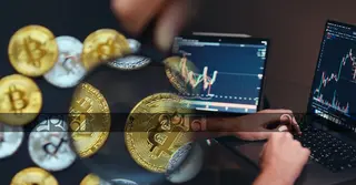 ব্যাংকিং চ্যানেলেই কেনাবেচা হচ্ছে নিষিদ্ধ ভার্চুয়াল মুদ্রা, বাড়ছে অর্থ পাচারের শঙ্কা